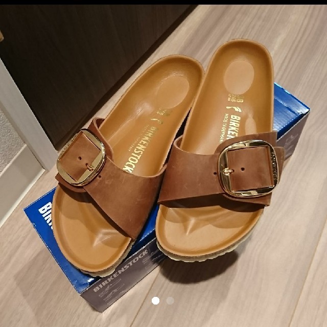 BIRKENSTOCK(ビルケンシュトック)のビルケンシュトック ビッグバックルサンダル マドリッド 38 レディースの靴/シューズ(サンダル)の商品写真