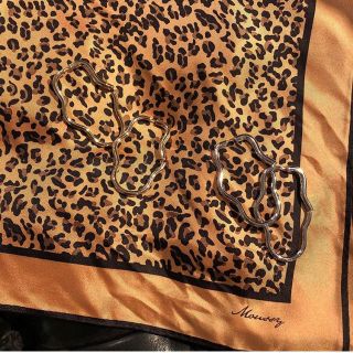 マウジー(moussy)のMOUSSY新作♡SILK LEOPARD スカーフ♡レオパードスカーフ♡新品(バンダナ/スカーフ)