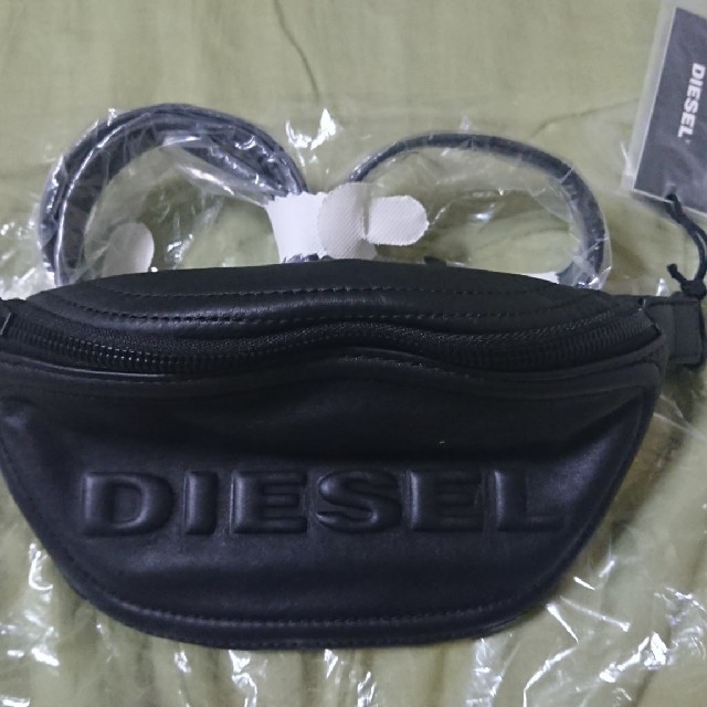 DIESEL ボディバック 本革   ボディーバッグ