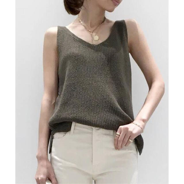 L'Appartement DEUXIEME CLASSE(アパルトモンドゥーズィエムクラス)のタグ付き新品♡アパルトモン♡CTN LINEN Camisole カーキ レディースのトップス(キャミソール)の商品写真