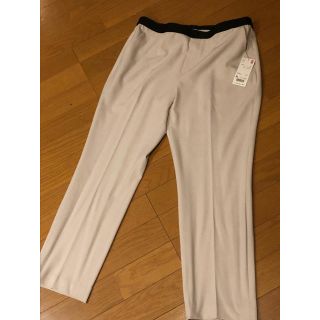 ユニクロ(UNIQLO)のベージュパンツ タグ付き新品 UNIQLO ユニクロ XL(クロップドパンツ)