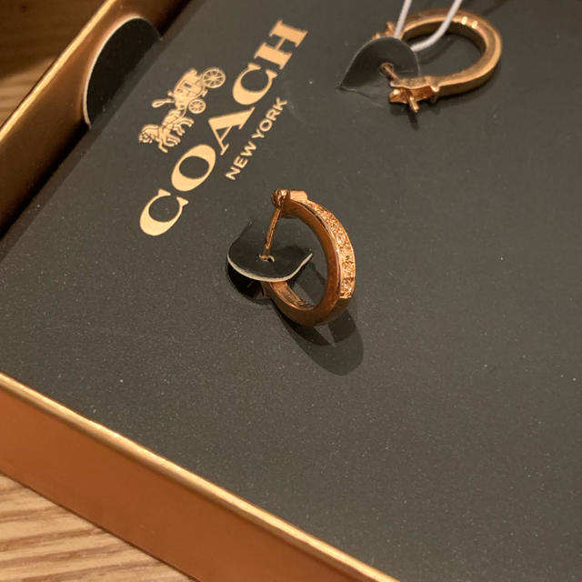 COACH(コーチ)のKSあひる♡様専用 コーチ ゴールド ピアス レディースのアクセサリー(ピアス)の商品写真