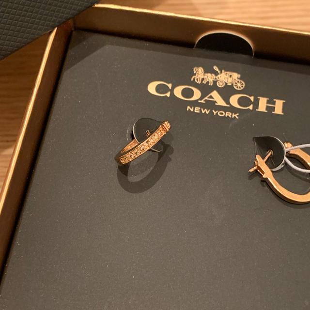 COACH(コーチ)のKSあひる♡様専用 コーチ ゴールド ピアス レディースのアクセサリー(ピアス)の商品写真