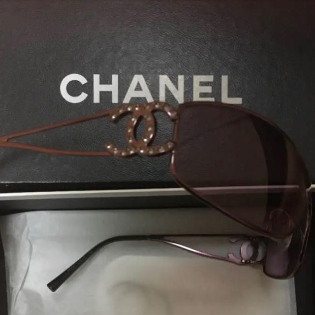 CHANEL シャネル 箱付き サングラス CHANELマーク付き