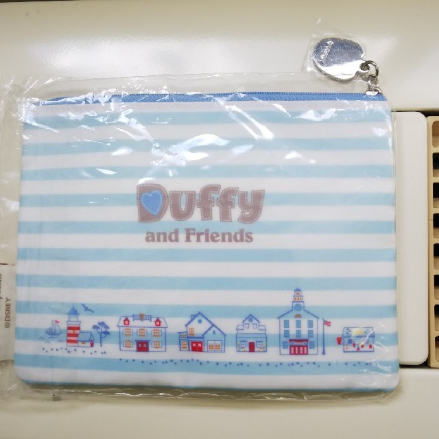 ダッフィー(ダッフィー)のDuffy ☆ ダッフィー ☆ ポーチ  新品未使用  未開封 レディースのファッション小物(ポーチ)の商品写真