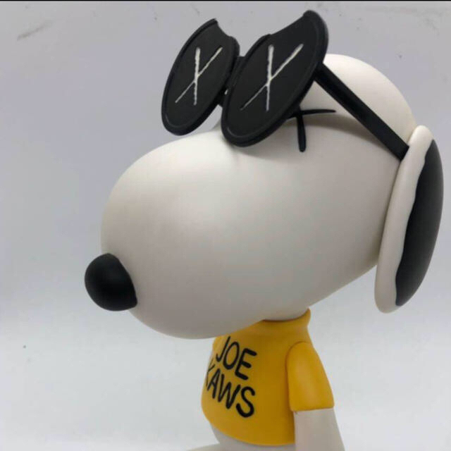 KAWS SNOOPY オリジナルフェイク　カウズ スヌーピー ピーナッツ