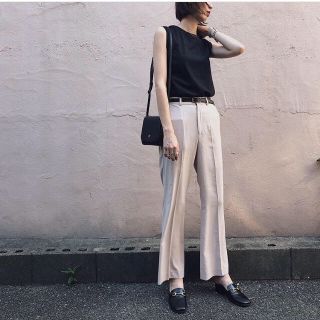 マウジー(moussy)の今季新作♡MOUSSY CENTER PRESS FLARE パンツ♡新品(カジュアルパンツ)