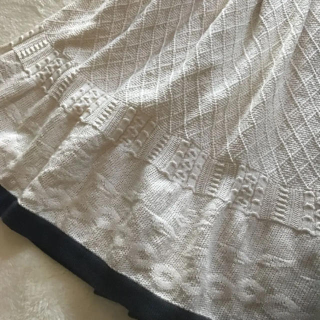 CHANEL(シャネル)の新品♡  CHANEL  ケーブル編み ニット スカート 36  ベージュ レディースのスカート(ひざ丈スカート)の商品写真