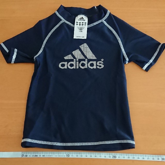 adidas(アディダス)のアディダス  ラッシュガードジュニア キッズ/ベビー/マタニティのキッズ服男の子用(90cm~)(水着)の商品写真