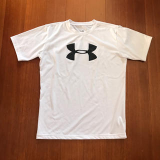 アンダーアーマー(UNDER ARMOUR)の白 半袖 Tシャツ(Tシャツ(半袖/袖なし))