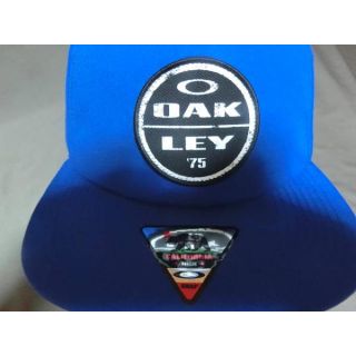 オークリー(Oakley)のUSA購入【Oakley Foundation Cap】ロゴワッペン付cap 青(キャップ)