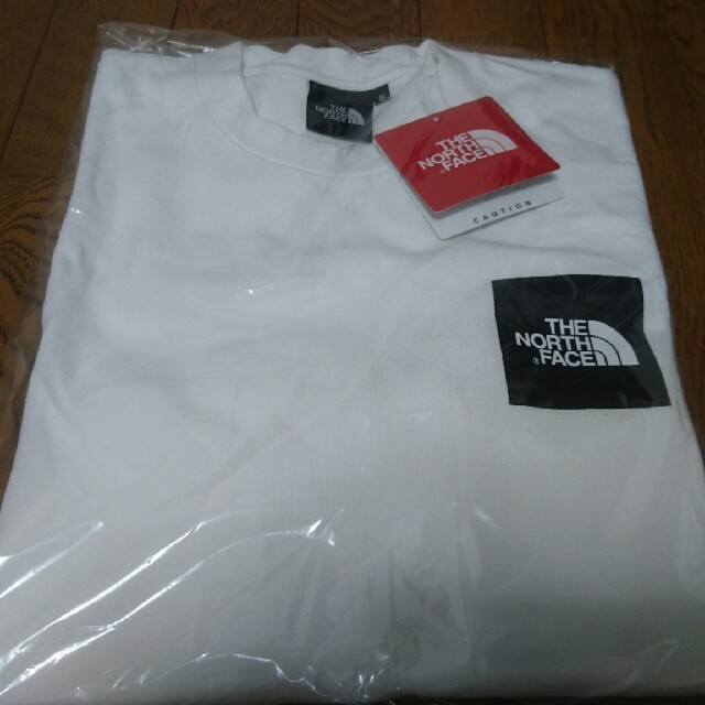 THE NORTH FACE(ザノースフェイス)のノースフェイス スクエアロゴティー NT31900 L 白 ホワイト W メンズのトップス(Tシャツ/カットソー(半袖/袖なし))の商品写真