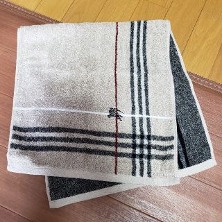 バーバリー(BURBERRY)の扶養家族有り様専用★新品　バーバリー　フェイスタオル①(タオル/バス用品)