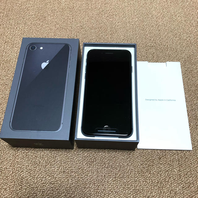 スマートフォン/携帯電話iPhone8 本体 64G docomo simフリー