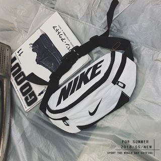 ナイキ(NIKE)のナイキウエストバッグ NIKEウエストポーチ限定 人気(ボディバッグ/ウエストポーチ)