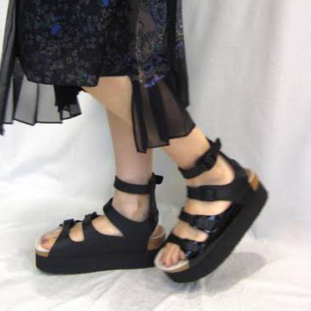 sacai(サカイ)のビルケンシュトック×sacai限定コラボサンダル！24.5〜25 レディースの靴/シューズ(サンダル)の商品写真