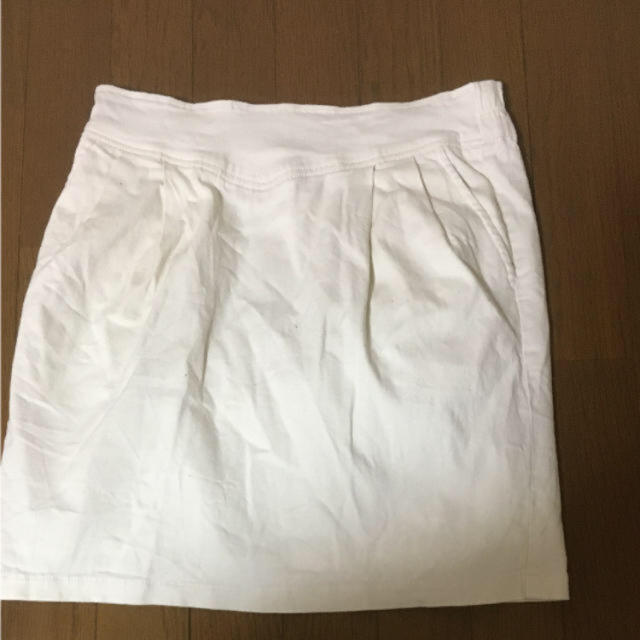 THE EMPORIUM(ジエンポリアム)の白 スカート レディースのスカート(ひざ丈スカート)の商品写真