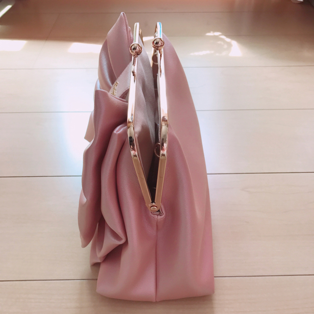 Samantha Vega(サマンサベガ)のサマンサクリスマ人気限定商品 パールピンク パーティー結婚式 レディースのバッグ(ショルダーバッグ)の商品写真