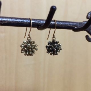 カオル(KAORU)のKAORU ピアス（フックはK18）(ピアス)