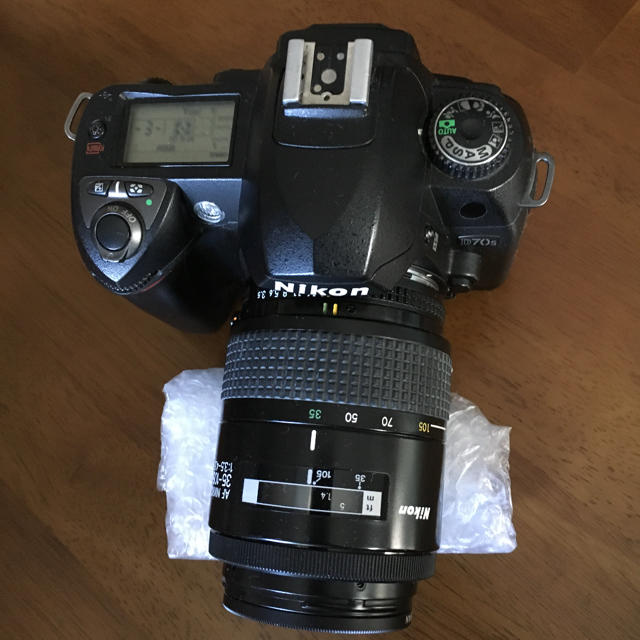 Nikon ニコン D70s レンズキット 一眼レフカメラ Nikon ニコン D70s レンズキット 一眼レフカメラ