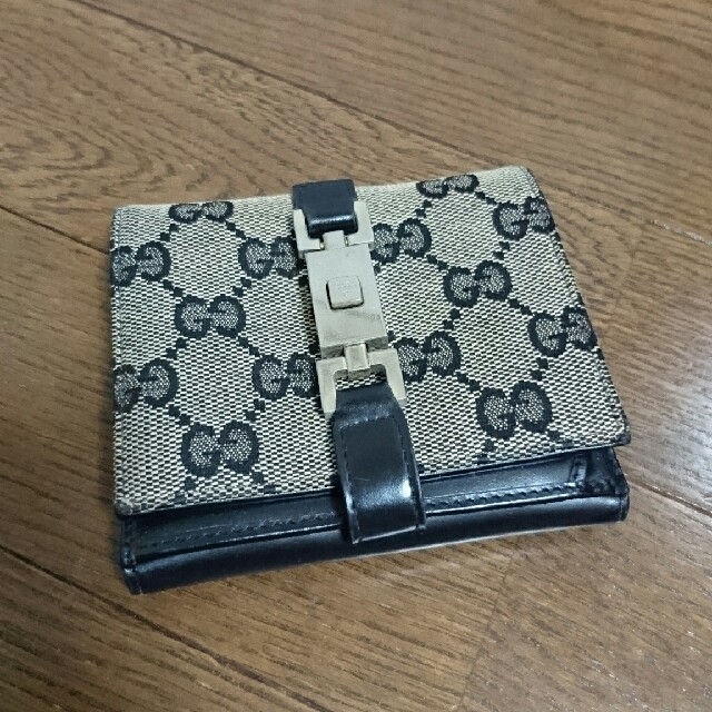 Gucci(グッチ)のGUCCI 二つ折財布 中古 レディースのファッション小物(財布)の商品写真