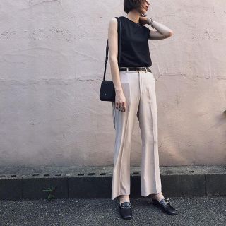 マウジー(moussy)の今季新作☆MOUSSY CENTER PRESS FLARE パンツ☆新品未使用(カジュアルパンツ)