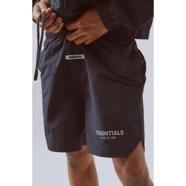 FEAR OF GOD(フィアオブゴッド)の希少XSサイズ ESSENTIALS Nylon Active Shorts 黒 メンズのパンツ(ショートパンツ)の商品写真