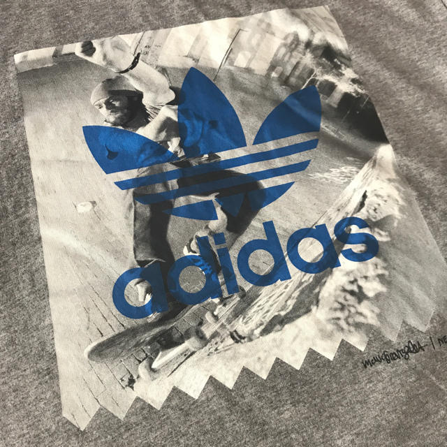 adidas(アディダス)の【メンズ】アディダスほぼ新品＊プリントTシャツ メンズのトップス(Tシャツ/カットソー(半袖/袖なし))の商品写真