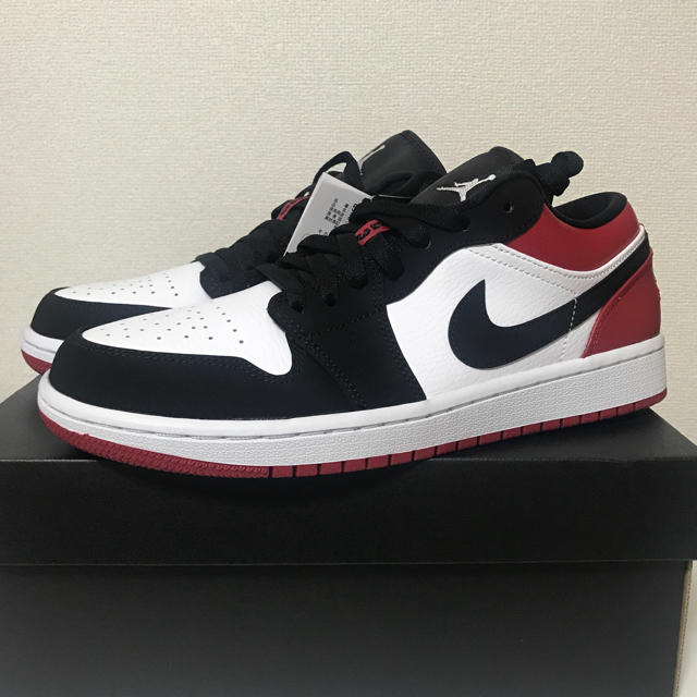 NIKE(ナイキ)のNike Air Jordan 1 Low (Black Toe) メンズの靴/シューズ(スニーカー)の商品写真