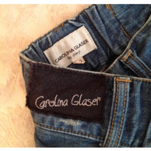 CAROLINA GLASER(カロリナグレイサー)のカロリナグレーサー デニムショートパンツ レディースのパンツ(ショートパンツ)の商品写真