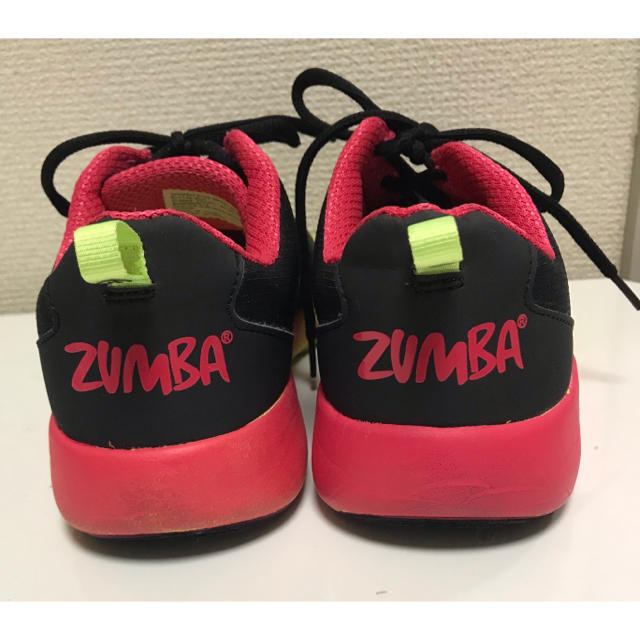 Zumba(ズンバ)のソラリア様専用 ズンバ  シューズ  赤  23センチ   US6 スポーツ/アウトドアのスポーツ/アウトドア その他(ダンス/バレエ)の商品写真