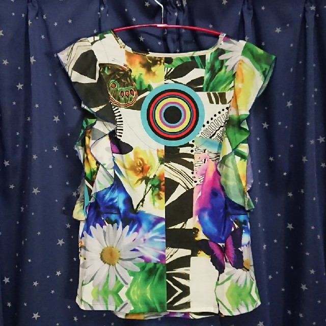 DESIGUAL(デシグアル)の入手困難★Desigual　フリルショルダー ボタニカル Tシャツ カットソー★ レディースのトップス(Tシャツ(半袖/袖なし))の商品写真