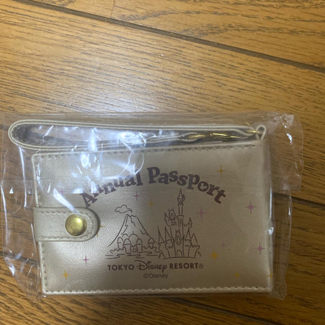Daisy 東京ディズニーリゾート 年間パスポート購入者特典 パスケースの通販 By Karen S Shop デイジーならラクマ