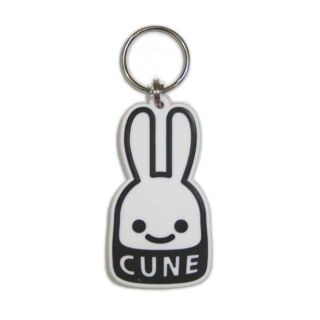 キューン(CUNE)のCUNE　ラバーキー　ホルダー　ウサギ　レア品　赤(キーホルダー)