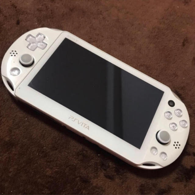 美品！PSVITA PCH-2000 ホワイト WiFiモデル 本体+おまけ