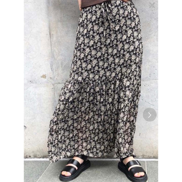 Kastane(カスタネ)のカスタネ 花柄ティアードスカート レディースのスカート(ロングスカート)の商品写真