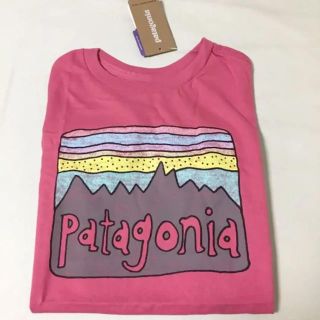 パタゴニア(patagonia)の❣⃛新品 ❁Patagonia トップス Tシャツ レッド 5T❁(Tシャツ/カットソー)