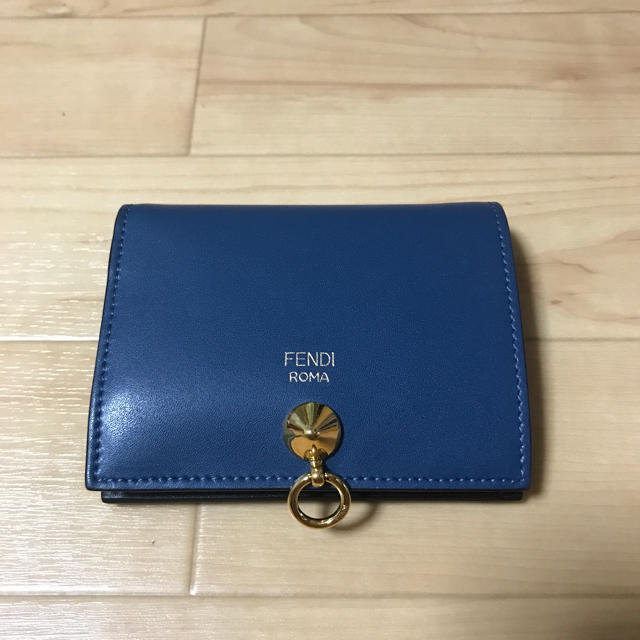 FENDI ブルー レザー コンパクト財布