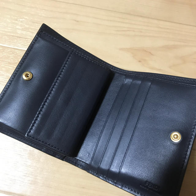 FENDI ブルー レザー コンパクト財布