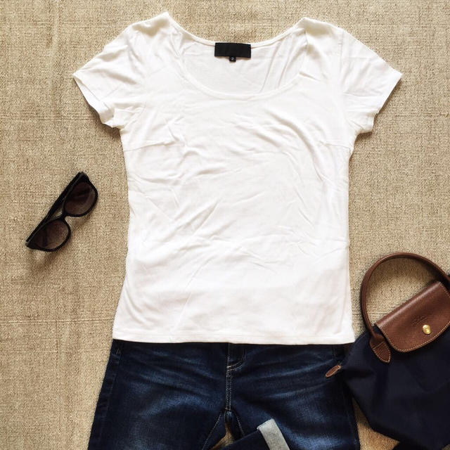 UNTITLED(アンタイトル)のお値下げ♡ UNTITLED 白Tシャツ レディースのトップス(Tシャツ(半袖/袖なし))の商品写真
