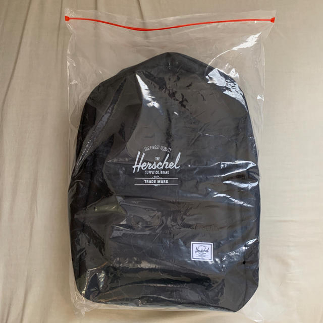 HERSCHEL(ハーシェル)のKAWS HOLIDAY × Herschel Supply  メンズのバッグ(バッグパック/リュック)の商品写真