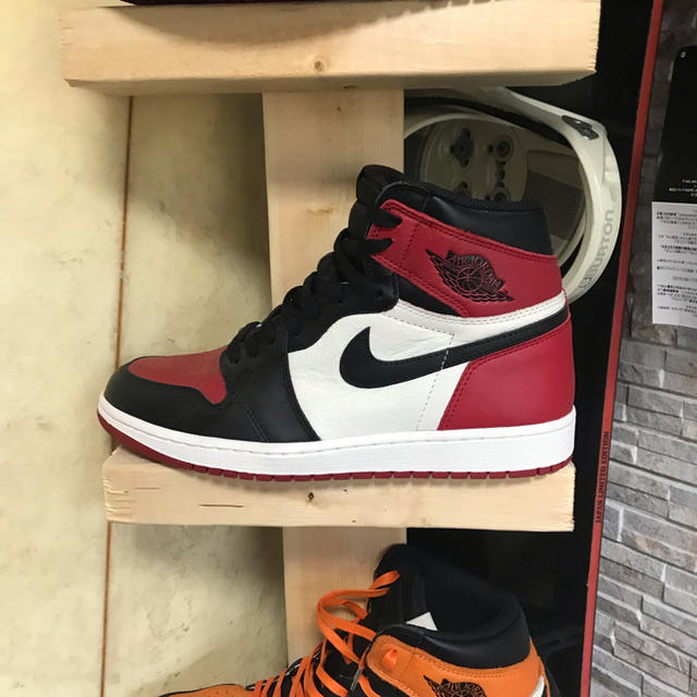 NIKE(ナイキ)のAIR JORDAN 1の出品です。  メンズの靴/シューズ(スニーカー)の商品写真