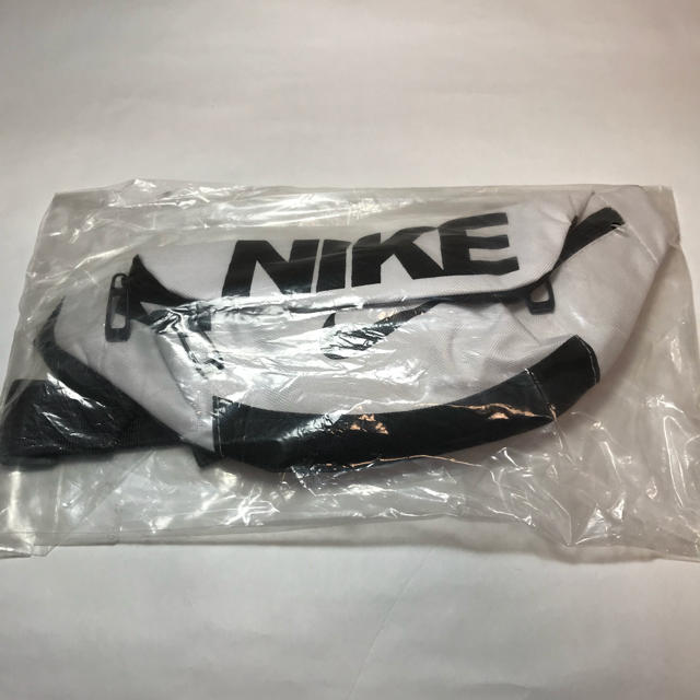 NIKE(ナイキ)のナイキウエストバッグ NIKEウエストポーチ 人気  メンズのバッグ(ウエストポーチ)の商品写真