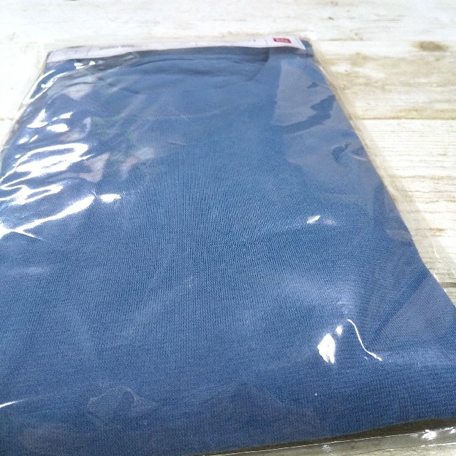 UNIQLO(ユニクロ)の【みぃ様専用】新品未開封ユニクロTシャツ青 レディースのトップス(Tシャツ(半袖/袖なし))の商品写真