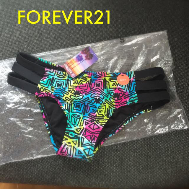 FOREVER 21(フォーエバートゥエンティーワン)のF21♡タイダイストラッピーボトム♡ レディースの水着/浴衣(水着)の商品写真