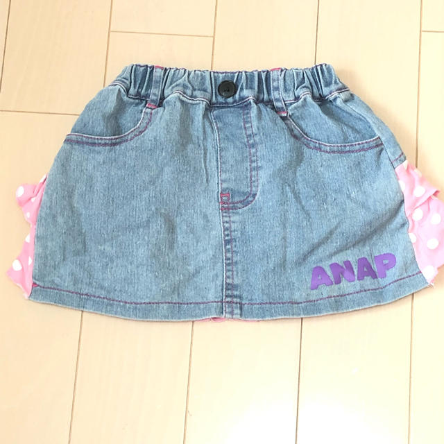 ANAP Kids(アナップキッズ)の（261）ANAP デニム × 水玉 フリル スカート 100cm キッズ/ベビー/マタニティのキッズ服女の子用(90cm~)(スカート)の商品写真