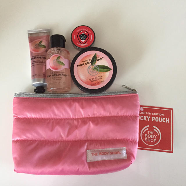 THE BODY SHOP(ザボディショップ)のTHE  BODY SHOP  ラッキーポーチ コスメ/美容のボディケア(その他)の商品写真