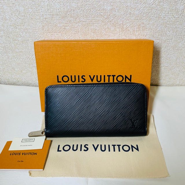 Louis Vuittonルイヴィトン エピ ジッピーウォレット ブラックピンク