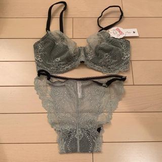 新品タグ付き★セクシーブラSET(ブラ&ショーツセット)