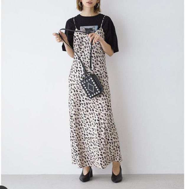 moussy(マウジー)の今季新作☆MOUSSY LEO PRINTED CAMIドレス☆レオパードワンピ レディースのワンピース(ロングワンピース/マキシワンピース)の商品写真